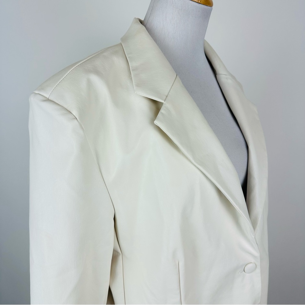Edikted Anna White Oversized Faux Leather Blazer Size XS - Picture 6 of 16